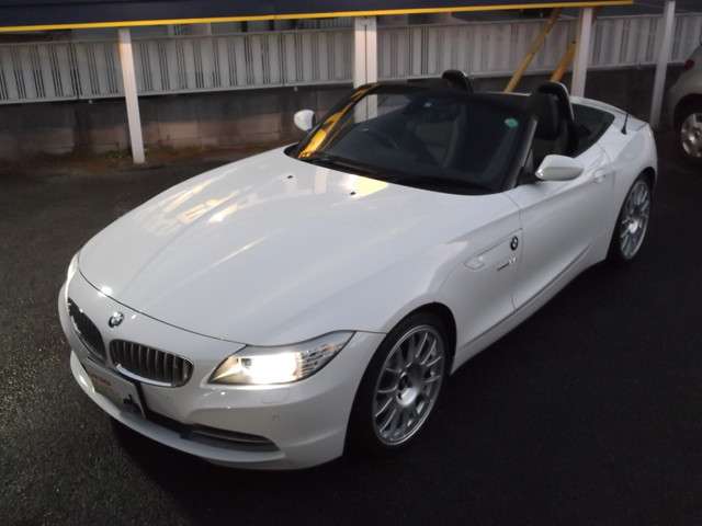 BMW Z4 sドライブ 35i スポーツパッケージ (アルピンホワイト)