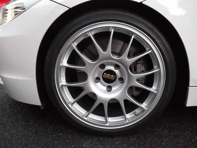 BMW Z4 sドライブ 35i スポーツパッケージ (アルピンホワイト)
