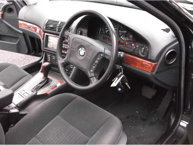 BMW 5シリーズ 528i ワンオーナー